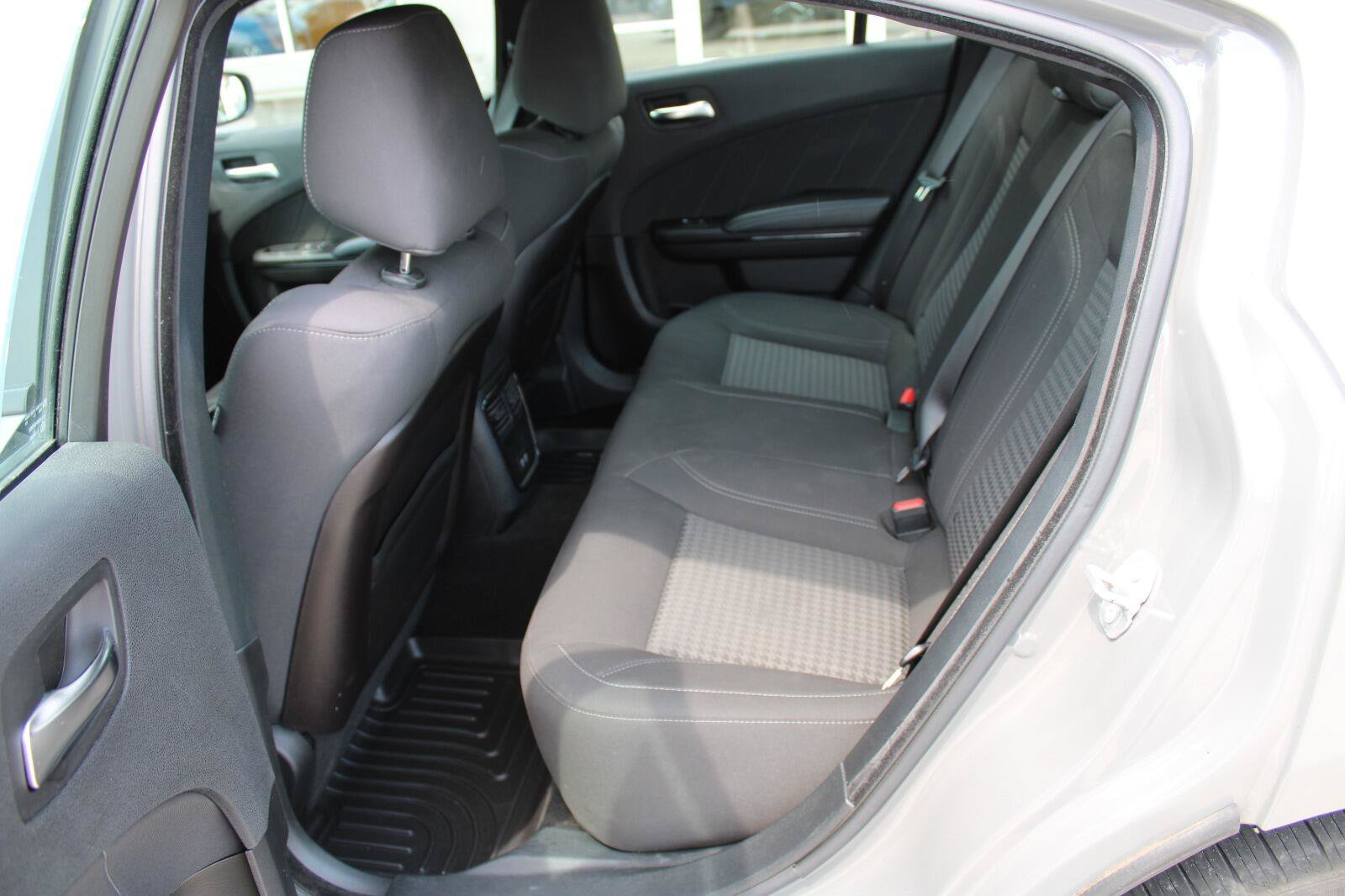 Used 2019 Dodge Charger SXT w/ Blacktop Package AWD/4WD image 27