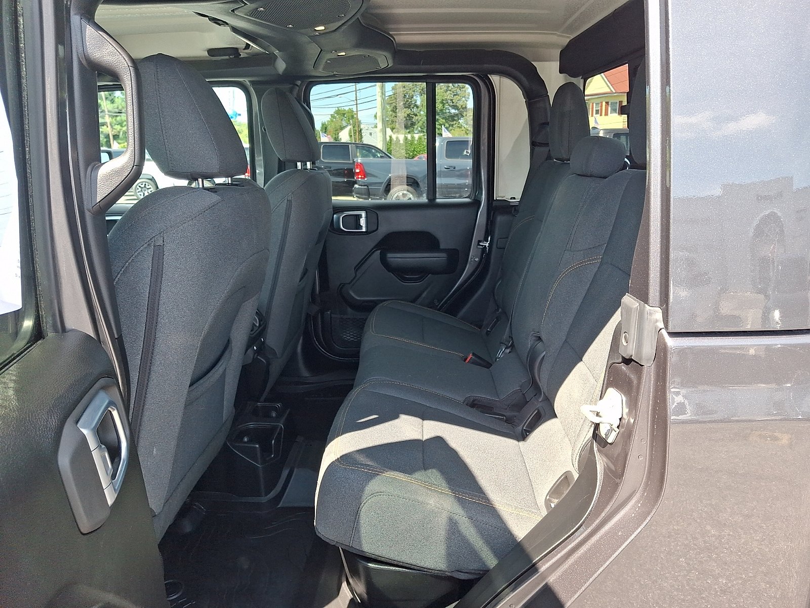 Certified 2024 Jeep Gladiator Sport AWD/4WD image 10