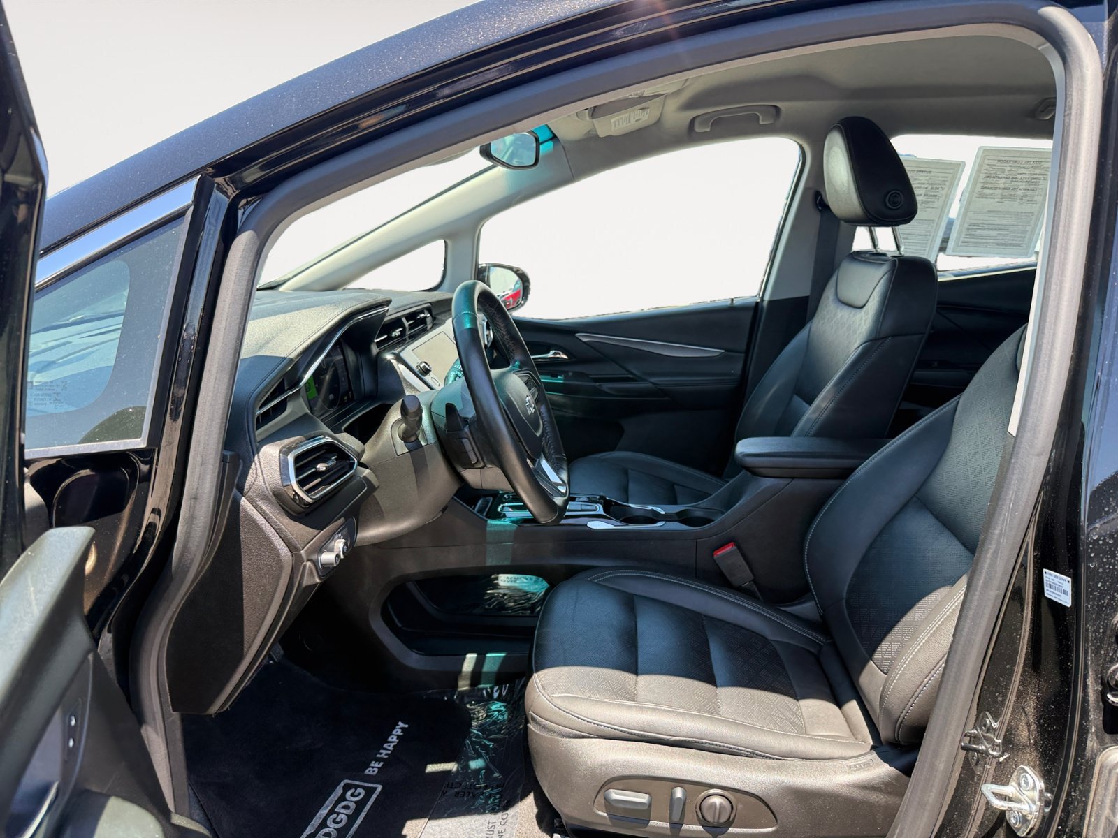 Used 2023 Chevrolet Bolt LT FWD image 10