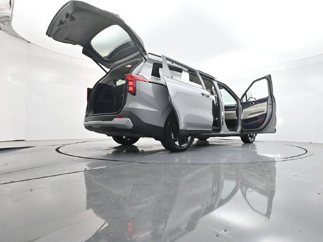 Used 2025 Kia Carnival EX FWD image 64