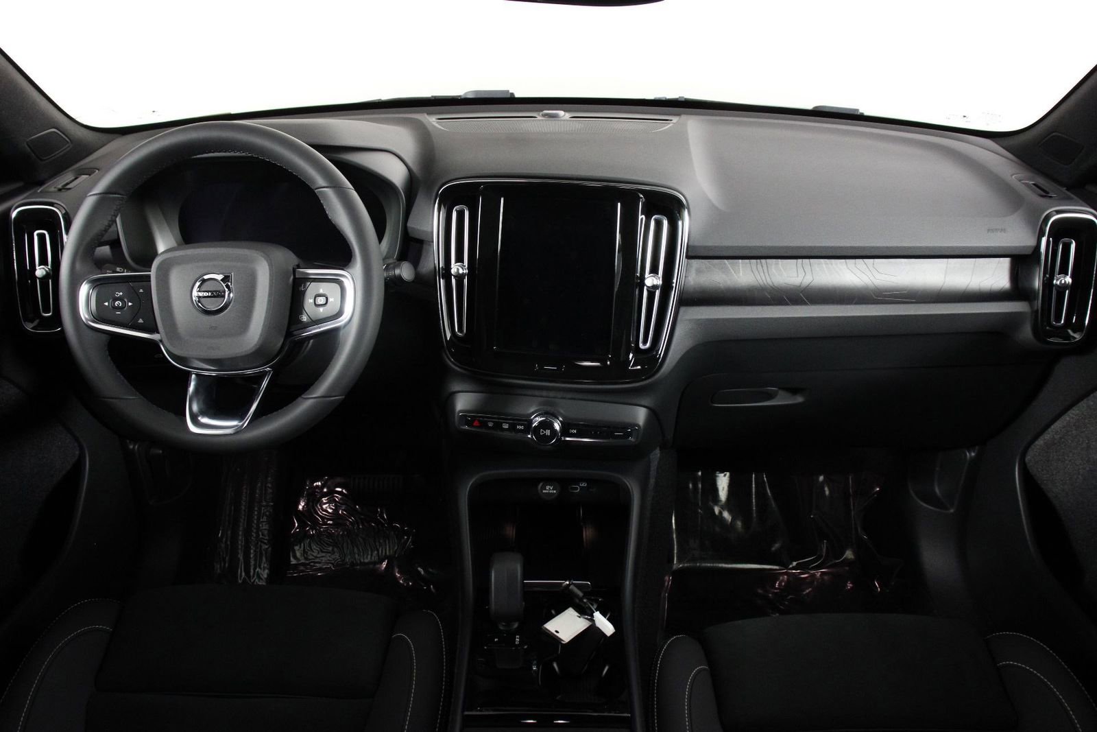 Used 2023 Volvo C40 P8 Recharge Plus AWD/4WD image 7