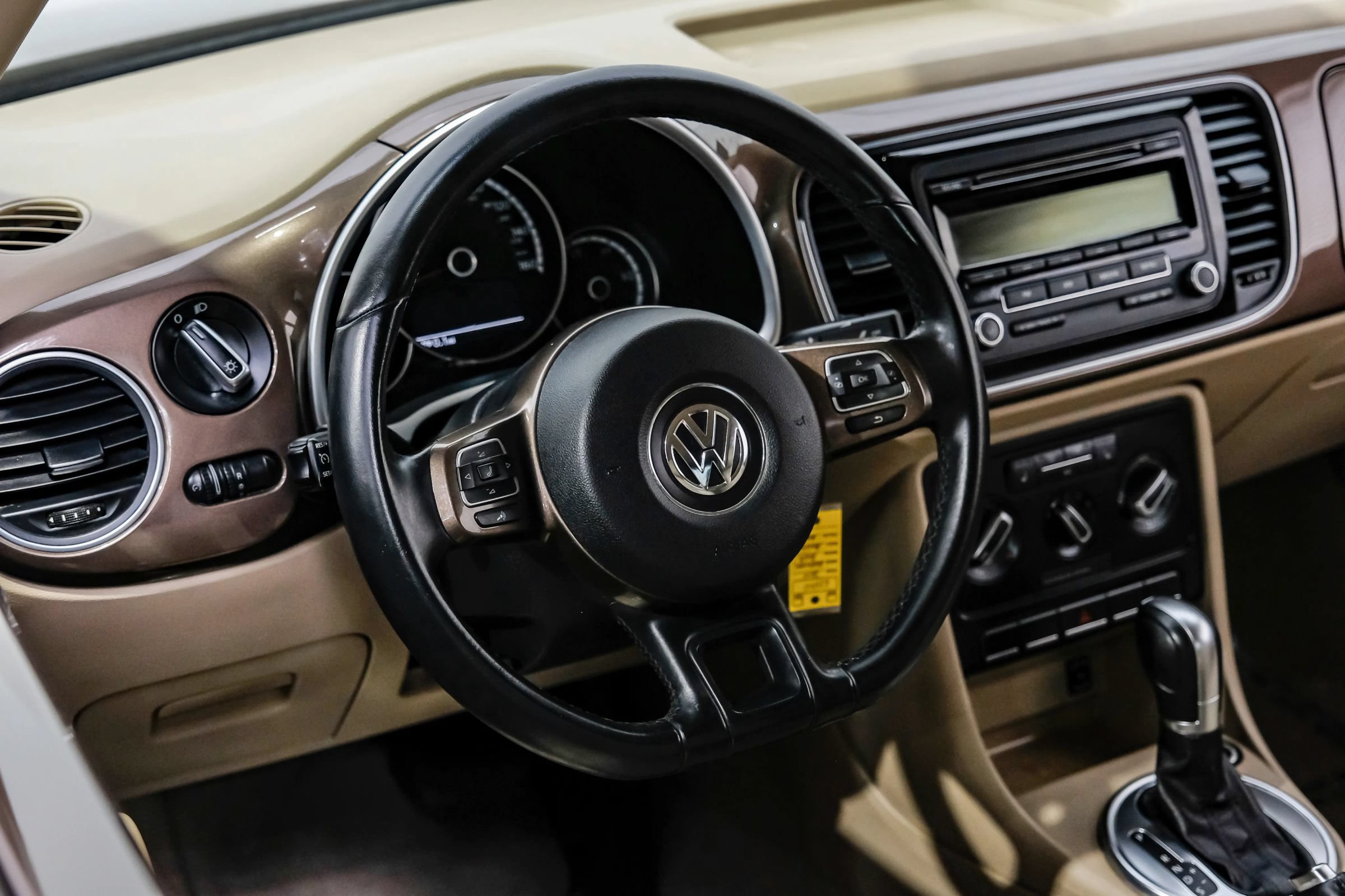 Used 2014 Volkswagen Beetle 1.8T FWD image 19
