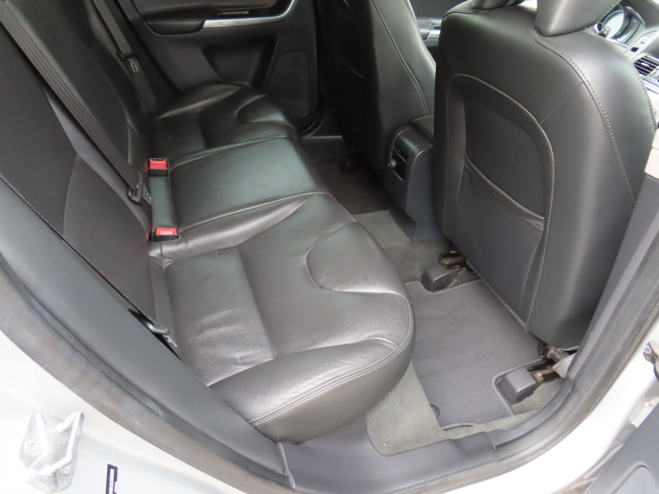 Used 2016 Volvo XC60 T6 image 19