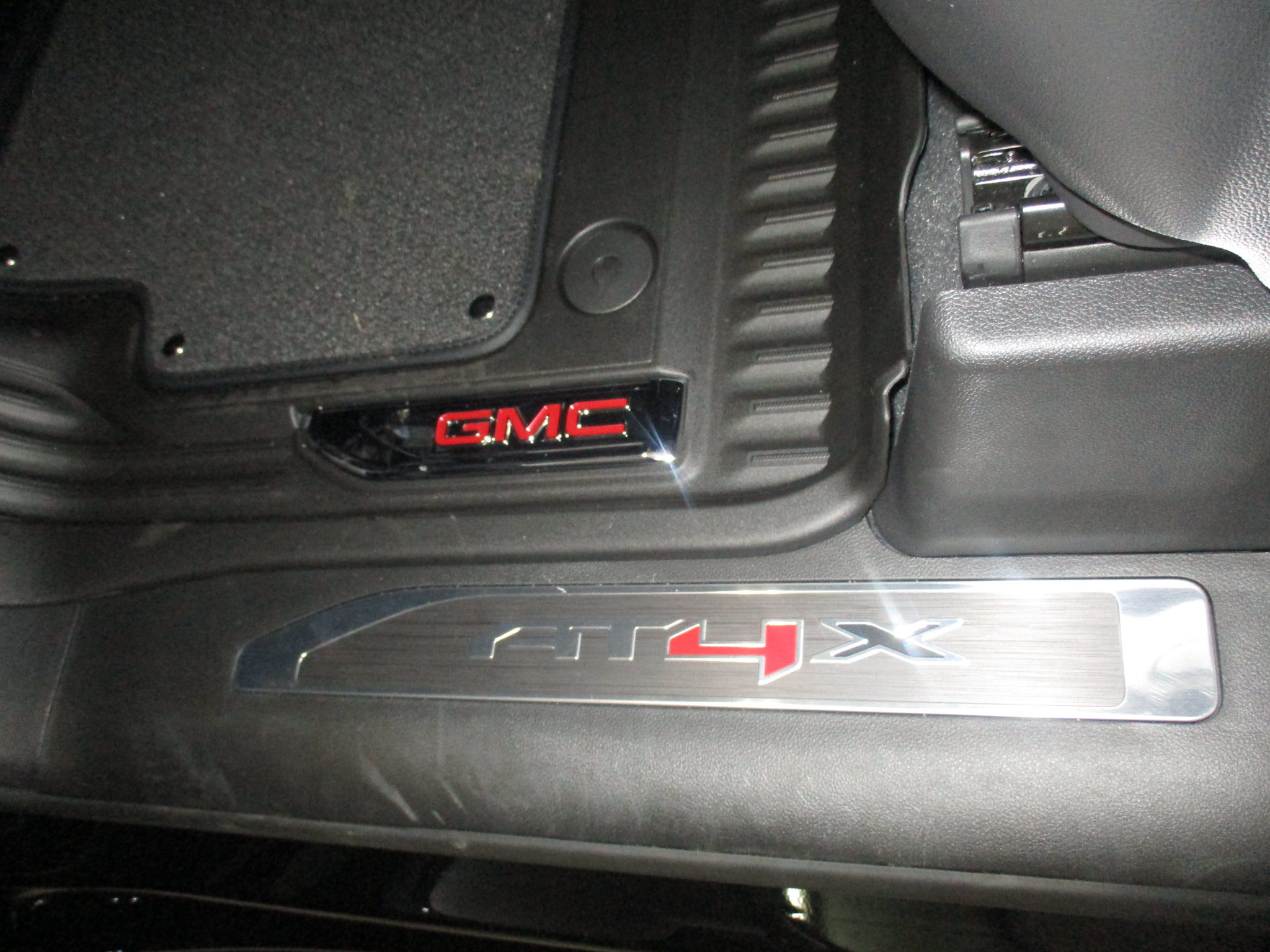 New 2026 GMC Sierra 2500 AT4X AWD/4WD image 23