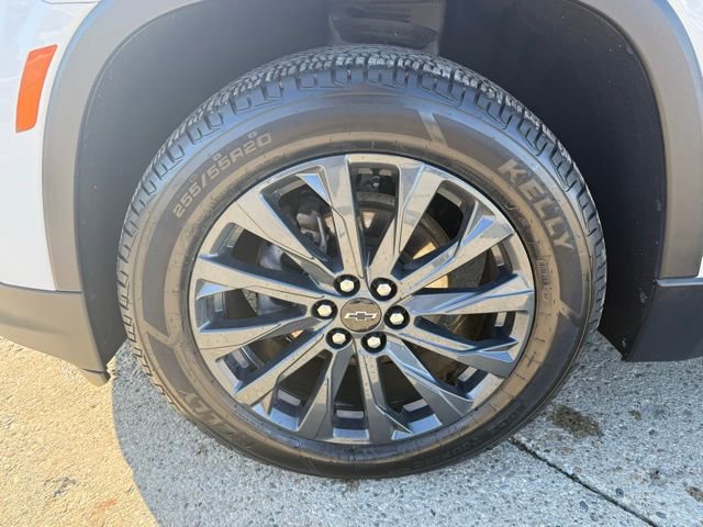 Used 2023 Chevrolet Traverse RS w/ LPO, Floor Liner Package image 8