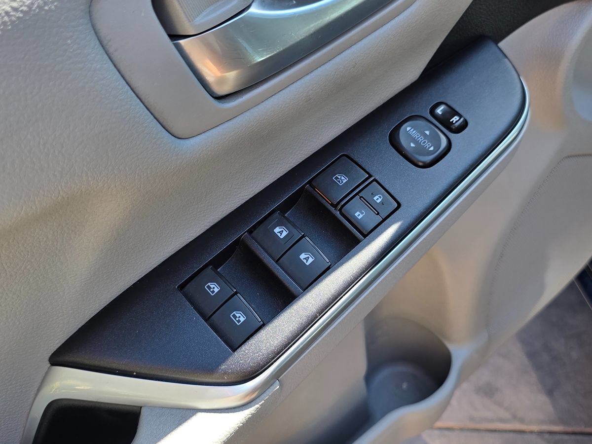 Used 2016 Toyota Camry LE FWD image 25