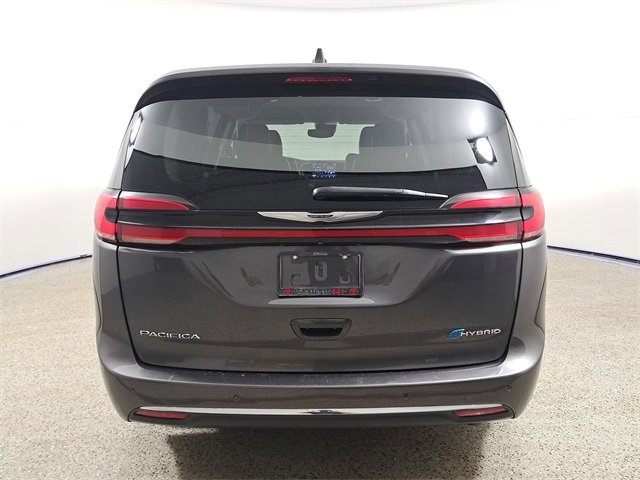 Used 2023 Chrysler Pacifica Touring-L image 6