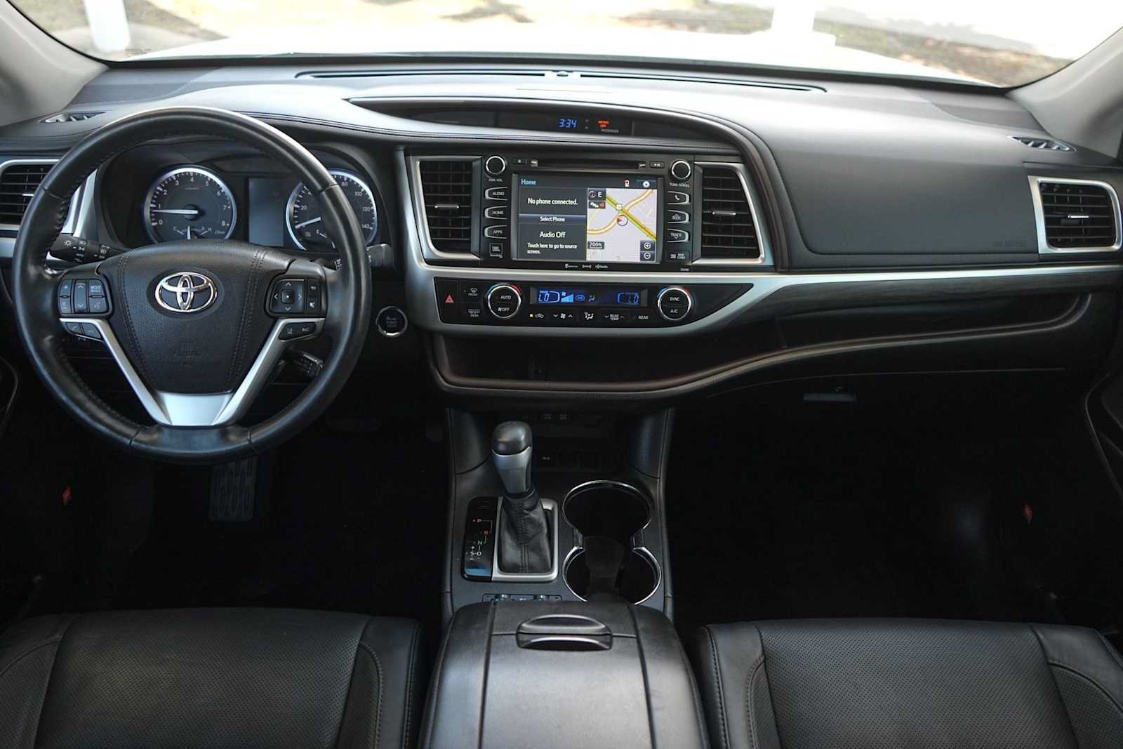 Used 2017 Toyota Highlander Limited Platinum FWD image 10