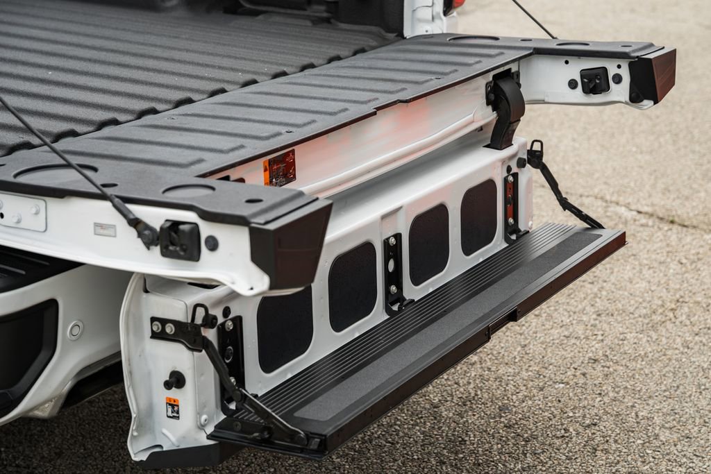 Used 2023 GMC Sierra 1500 Denali w/ Technology Package AWD/4WD image 13