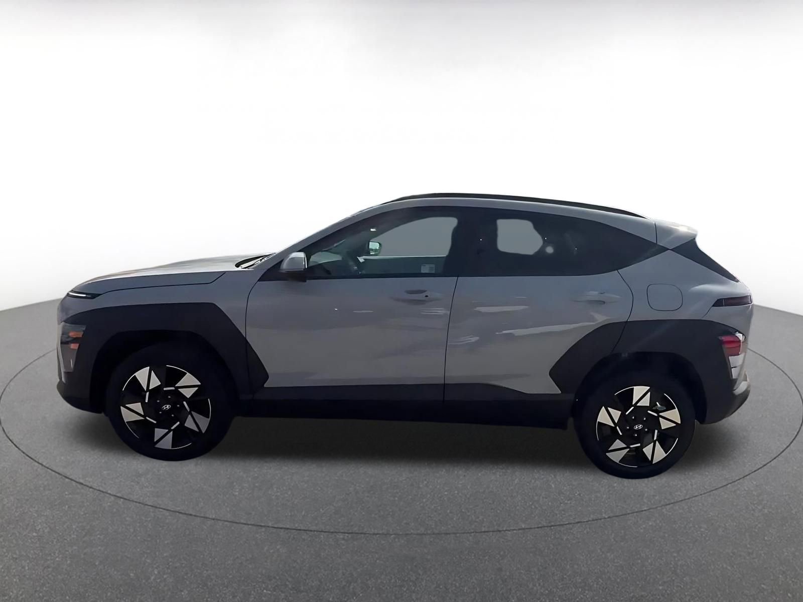 Used 2025 Hyundai Kona SEL image 9