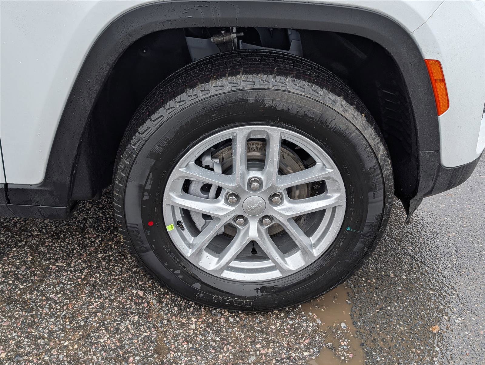 New 2026 Jeep Grand Cherokee Laredo image 5