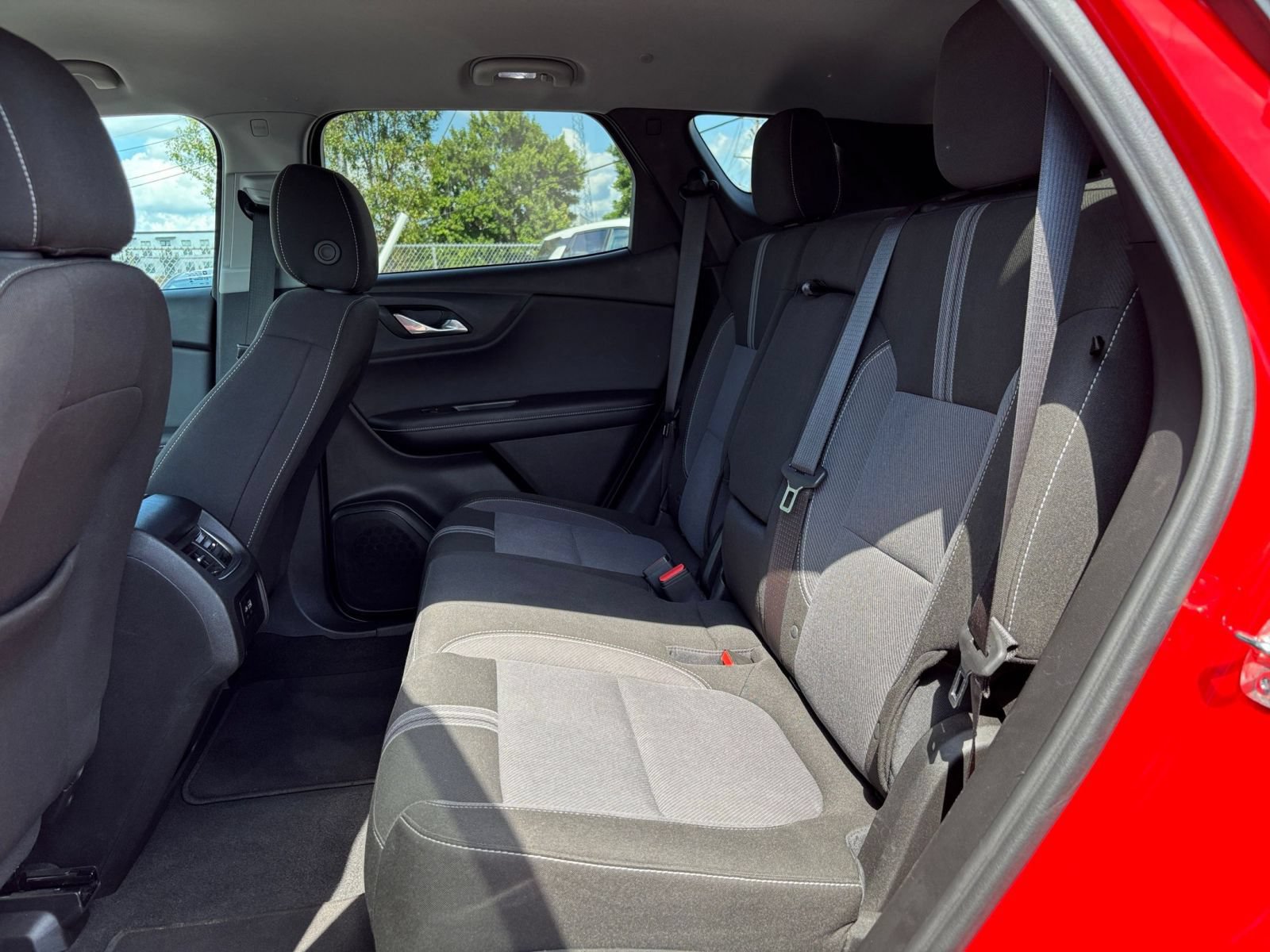Used 2025 Chevrolet Blazer LT FWD image 26