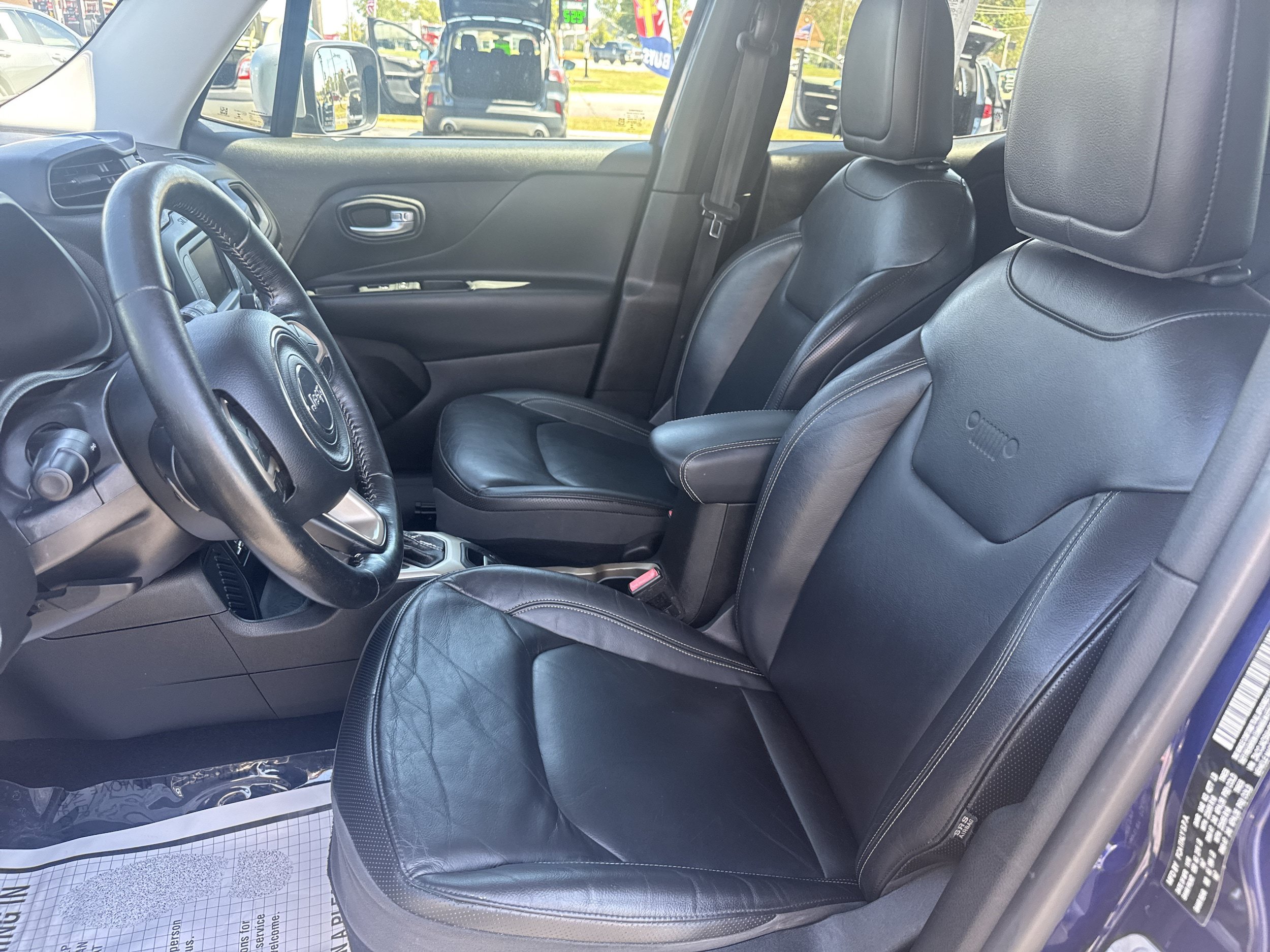 Used 2017 Jeep Renegade Limited FWD image 3