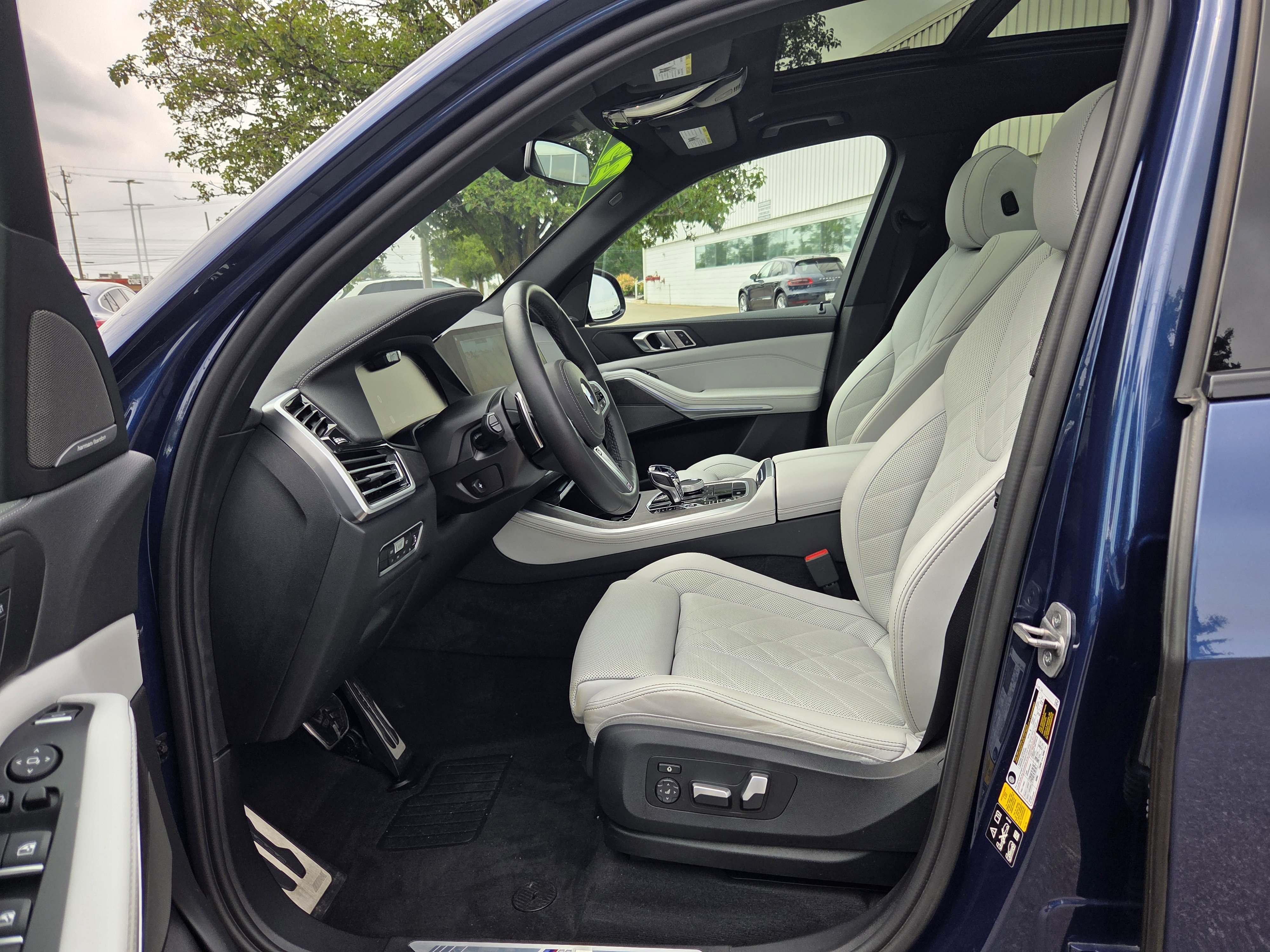 Certified 2023 BMW X5 xDrive40i w/ M Sport Package AWD/4WD image 9