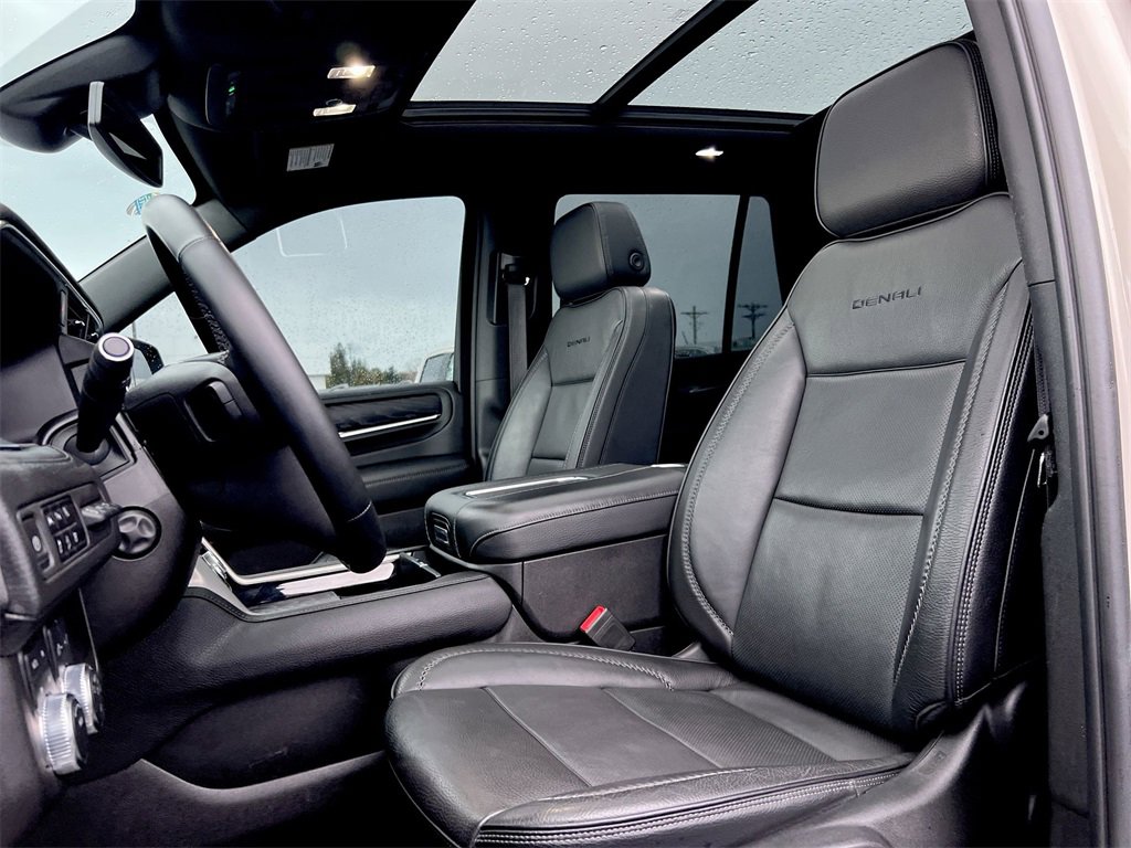 Used 2023 GMC Yukon Denali image 17