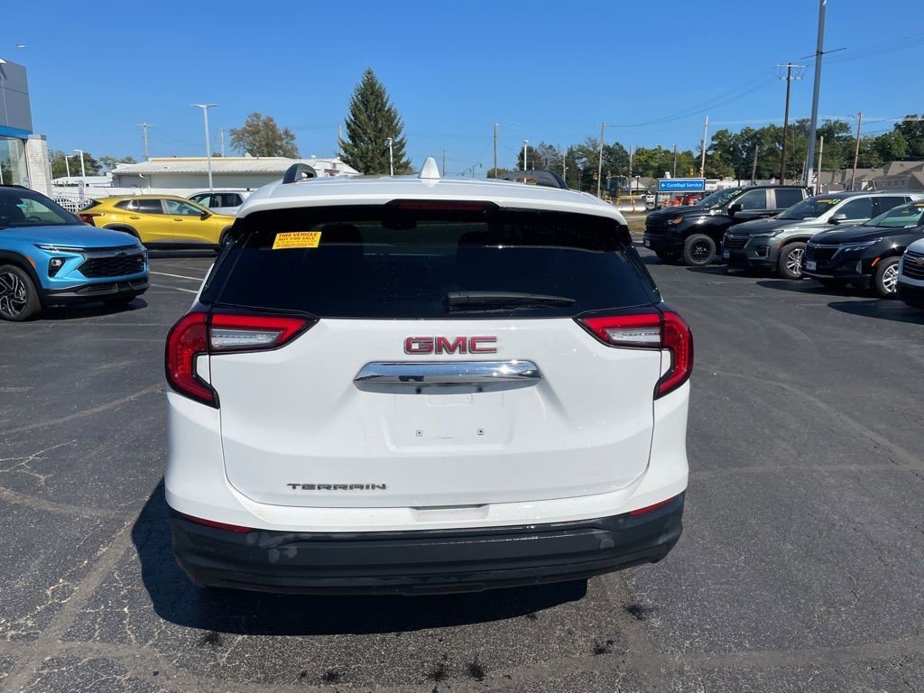 Certified 2022 GMC Terrain SLE w/ Driver Convenience Package image 16