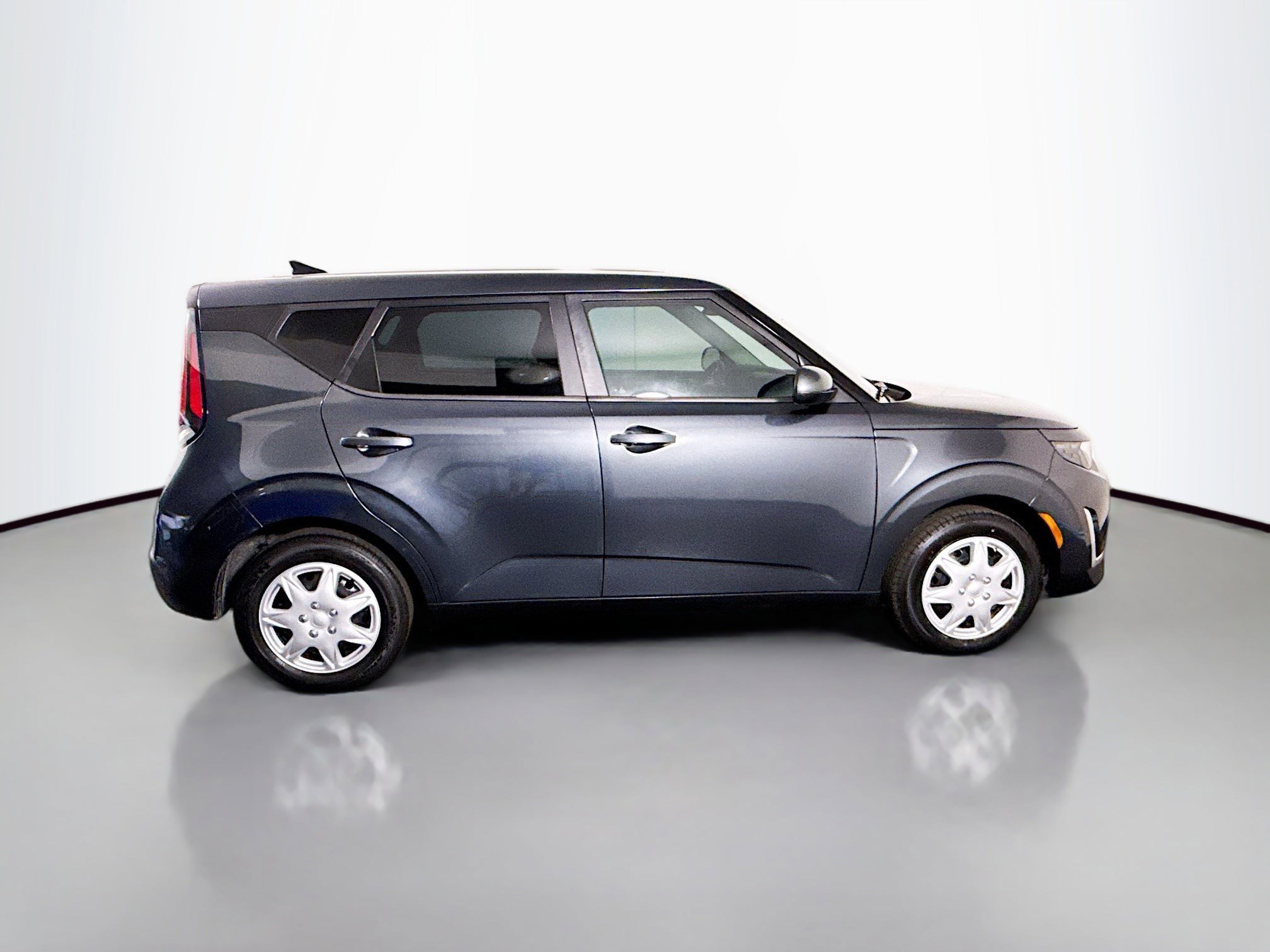 Used 2023 Kia Soul LX FWD image 11