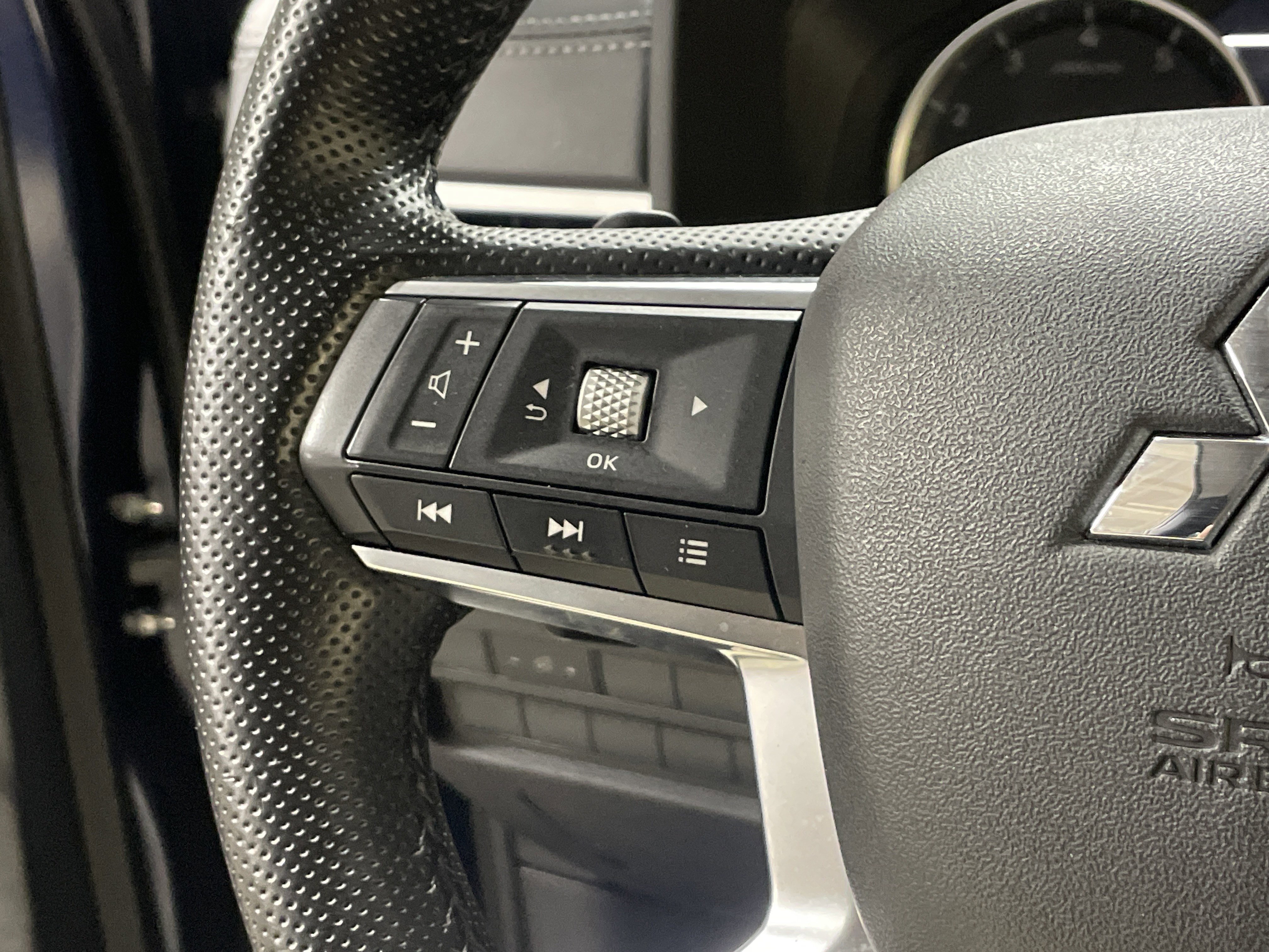 Used 2022 Mitsubishi Outlander SE image 19