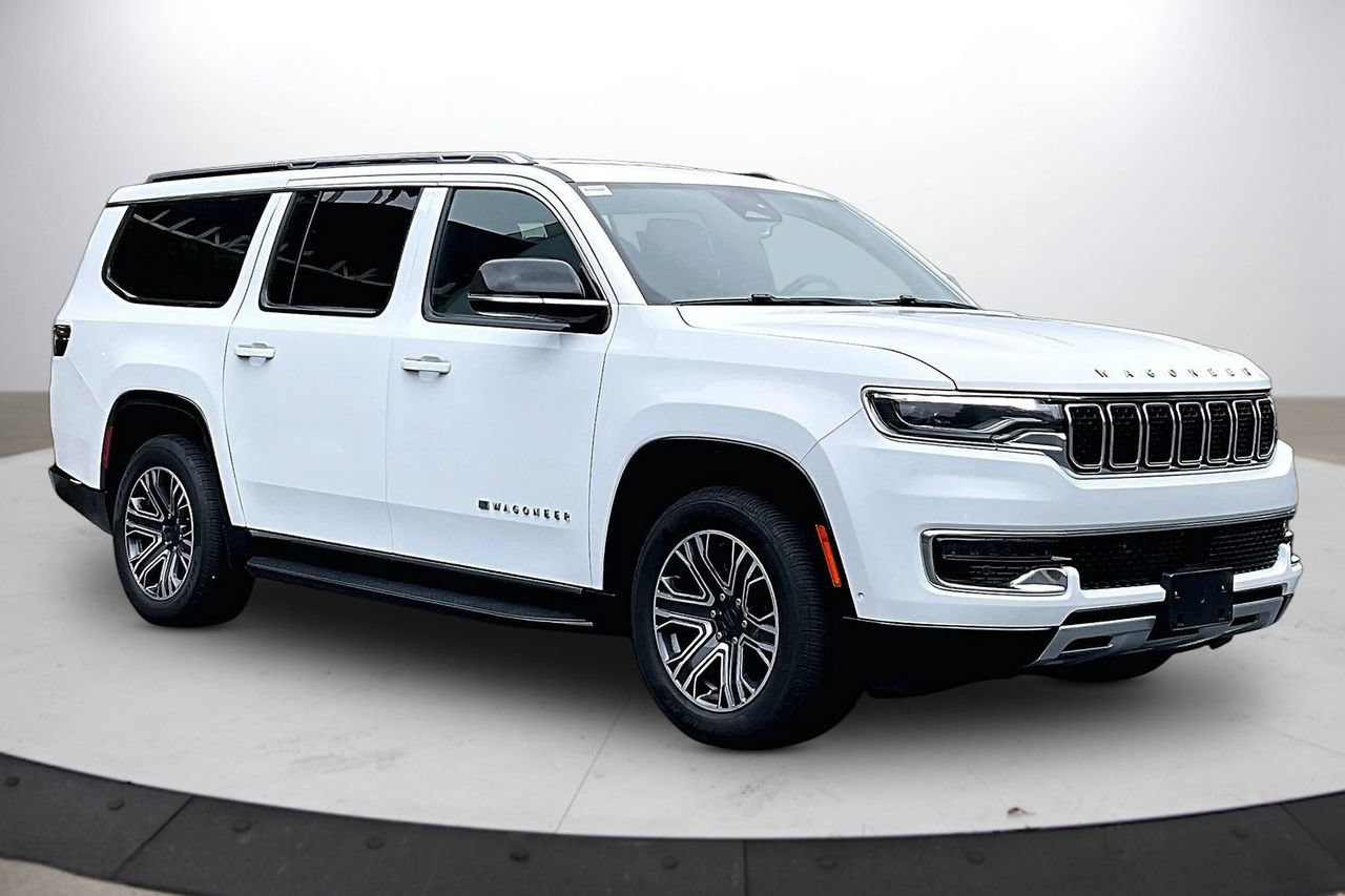 Certified 2024 Jeep Wagoneer L Series II w/ Flexible Seating Group AWD/4WD image 2