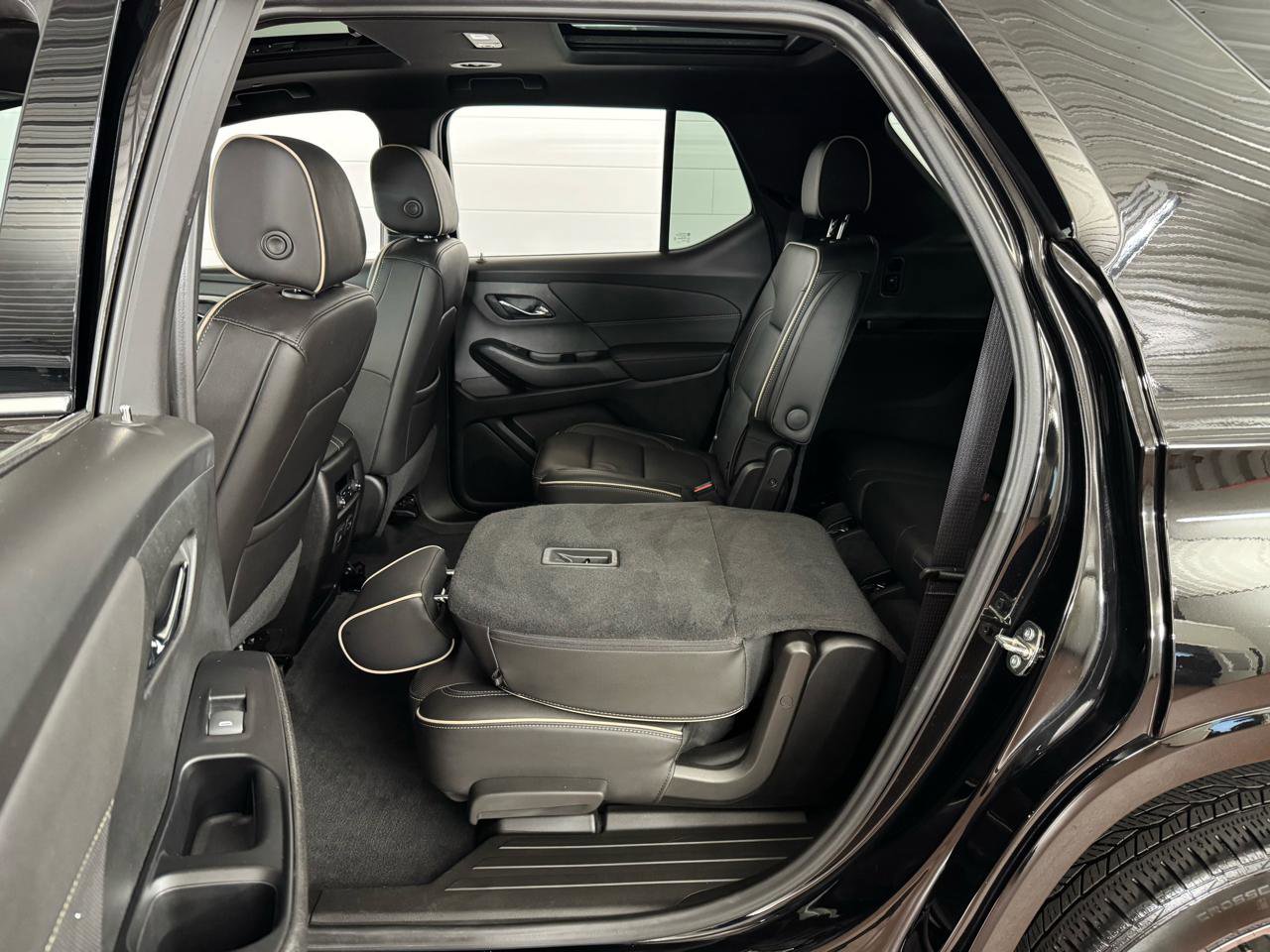 Used 2023 Chevrolet Traverse Premier w/ LPO, Floor Liner Package AWD/4WD image 34