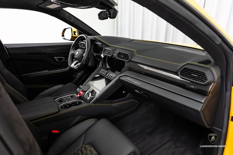 Used 2023 Lamborghini Urus S image 43