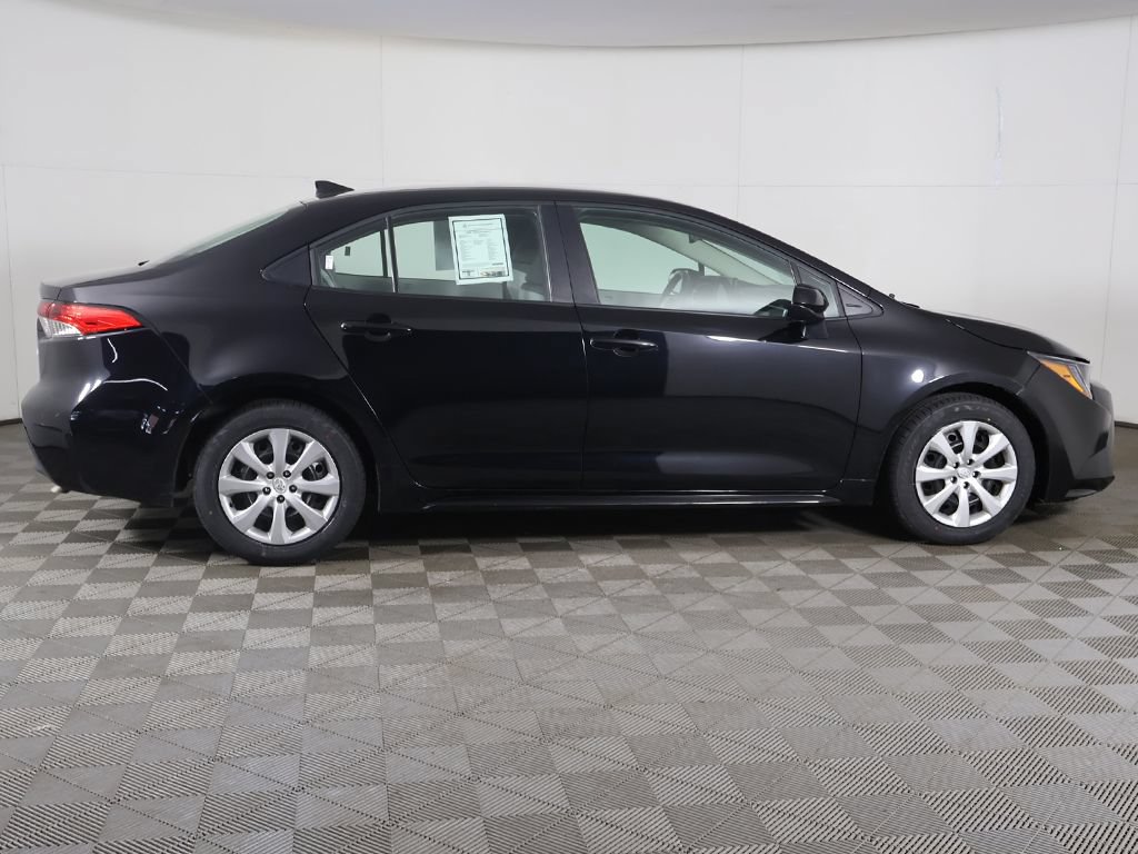 Used 2025 Toyota Corolla LE FWD image 15