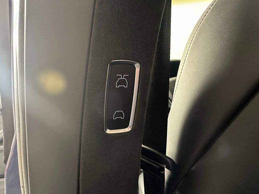 Used 2022 Tesla Model X image 29