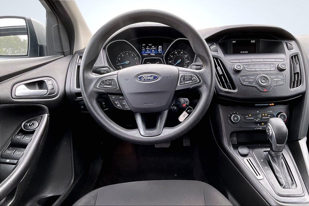 Used 2018 Ford Focus SE FWD image 10