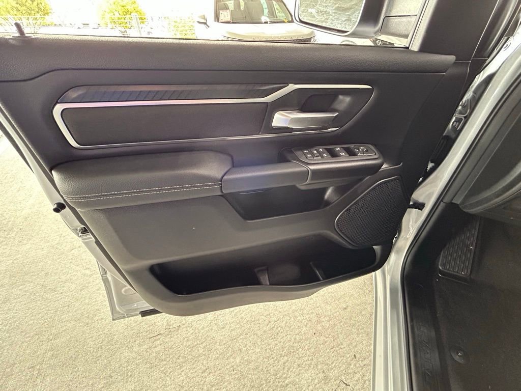 New 2026 RAM 1500 4x4 Crew Cab image 27