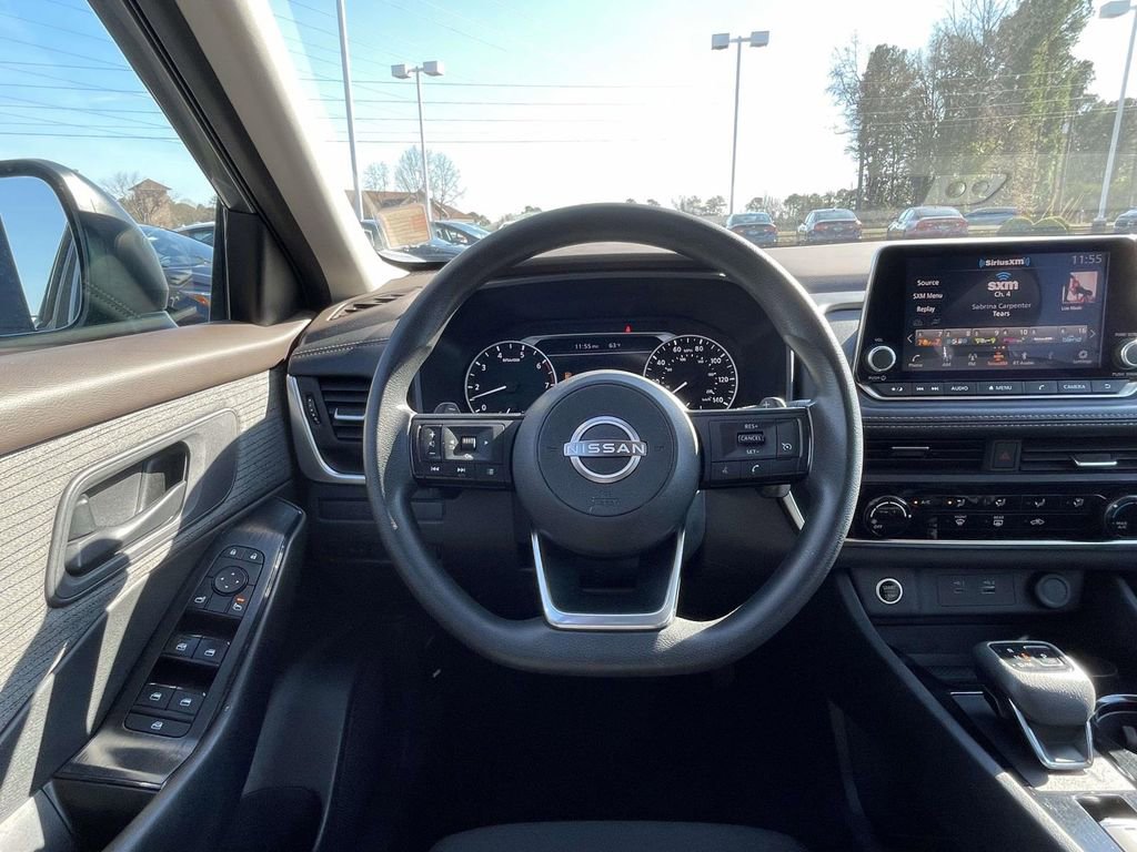Used 2023 Nissan Rogue S image 12