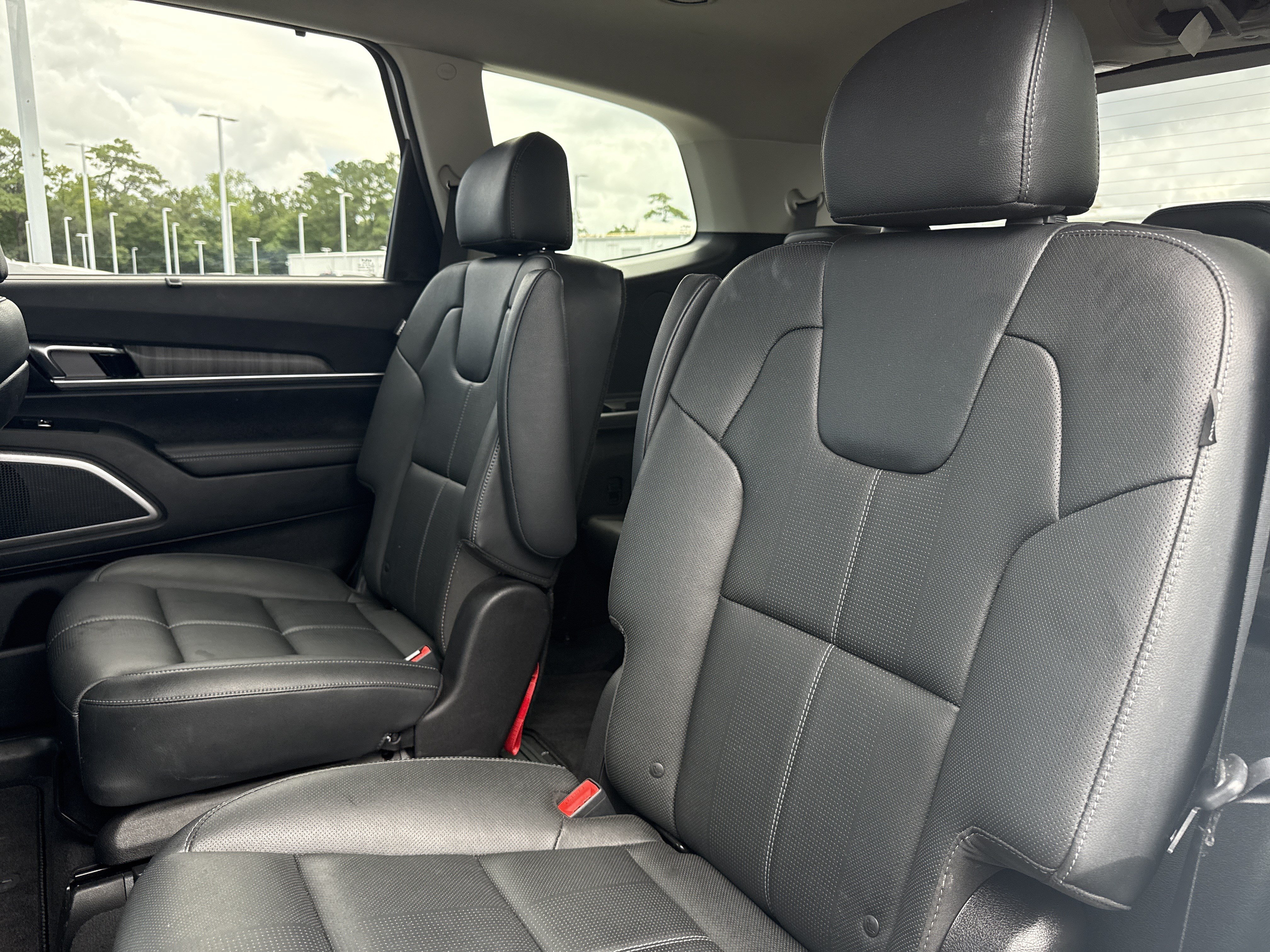 Used 2023 Kia Telluride EX w/ EX Captain's Chair Package AWD/4WD image 31