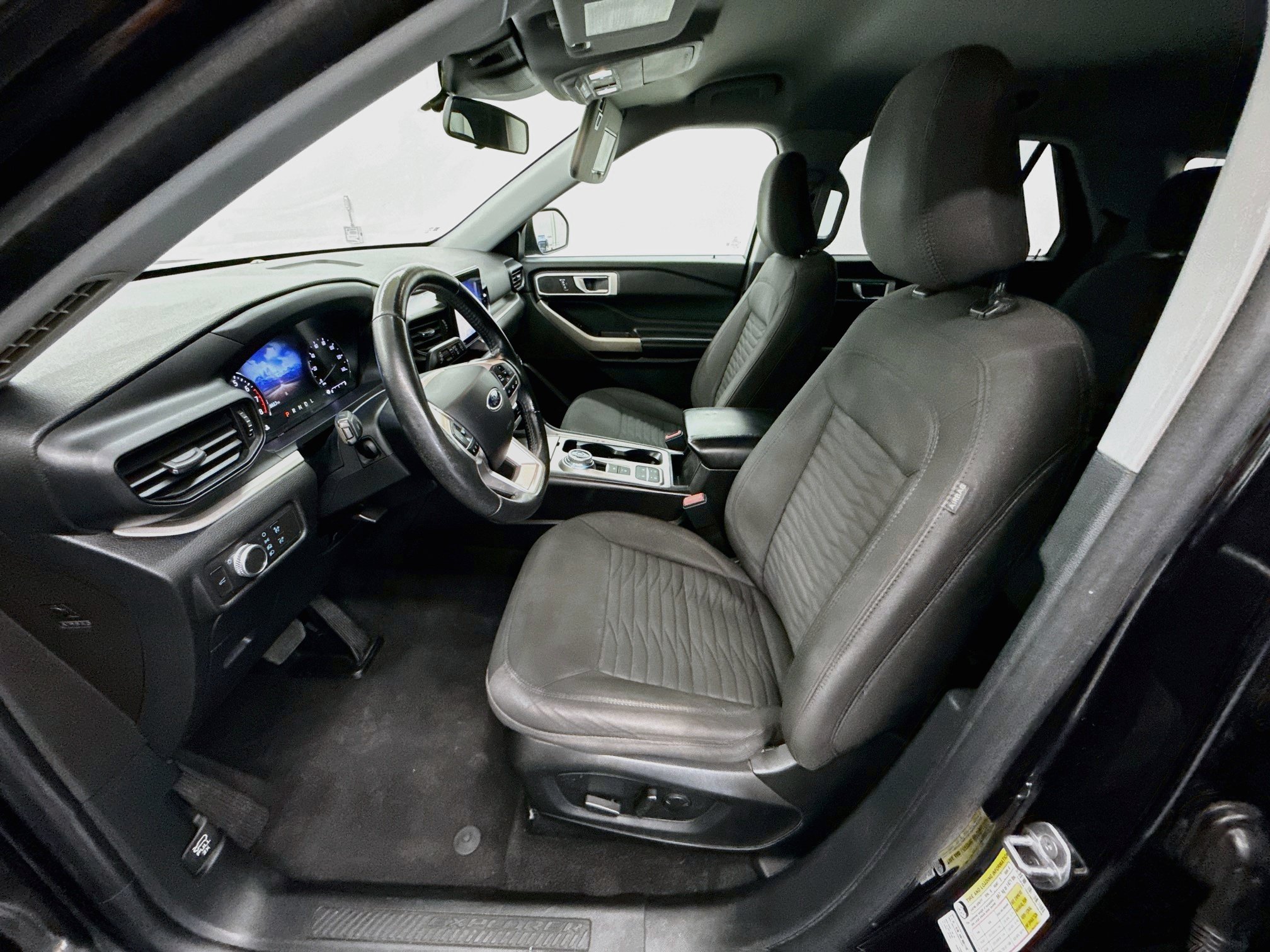 Used 2021 Ford Explorer XLT RWD image 13