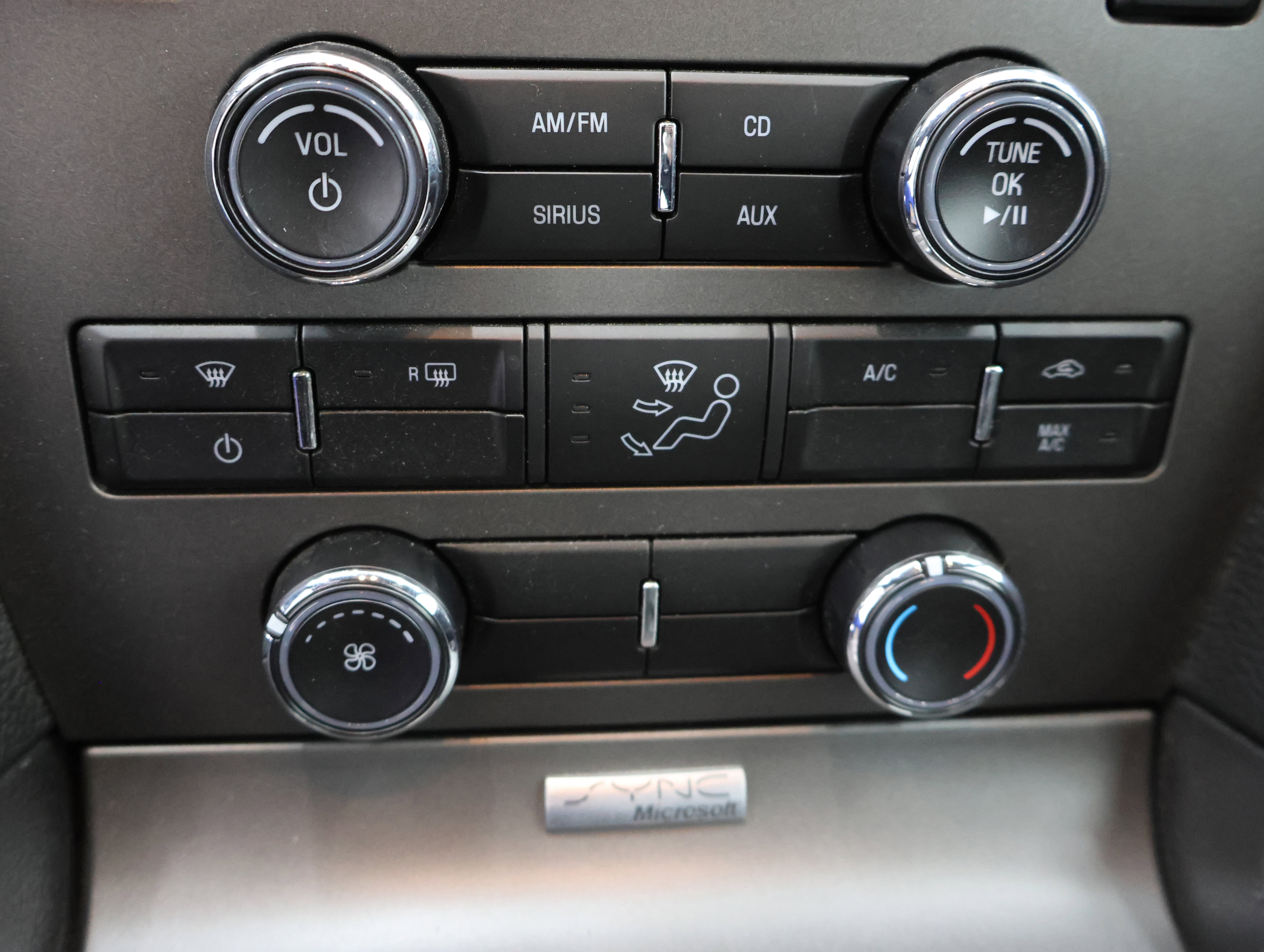 Used 2013 Ford Mustang Shelby GT500 RWD image 38