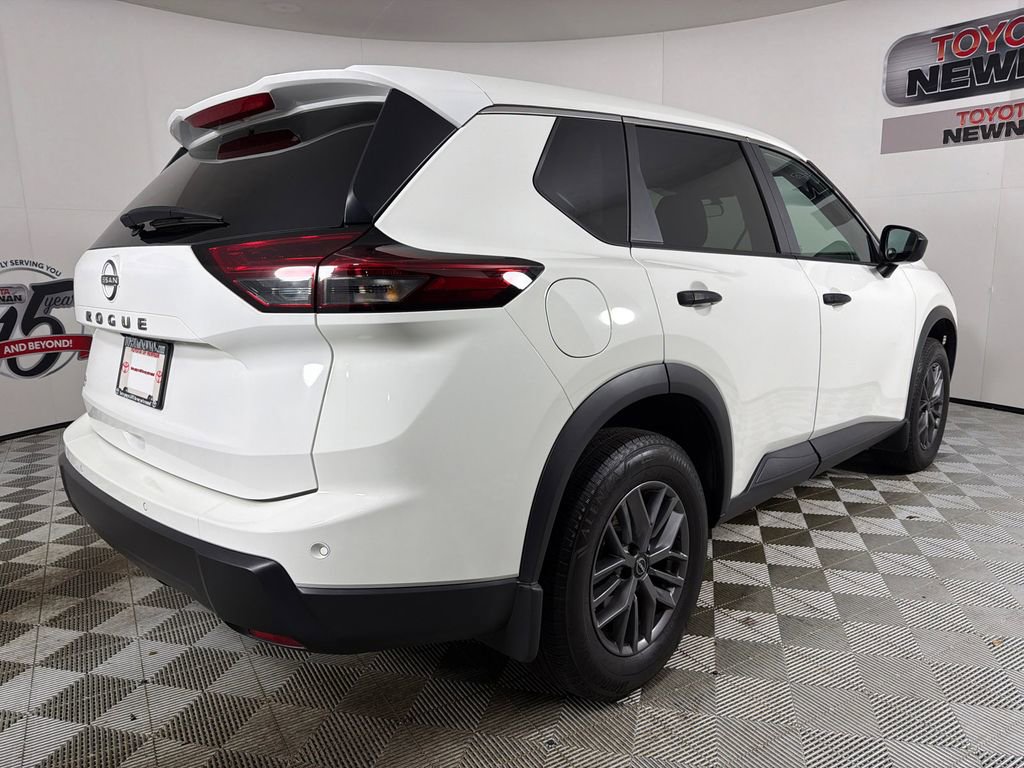 Used 2024 Nissan Rogue S image 3