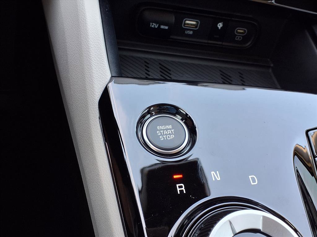 Used 2025 Kia Sportage EX image 23