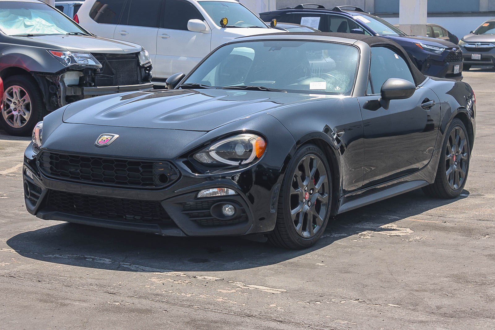 Used 2018 FIAT 124 Spider Abarth RWD image 3