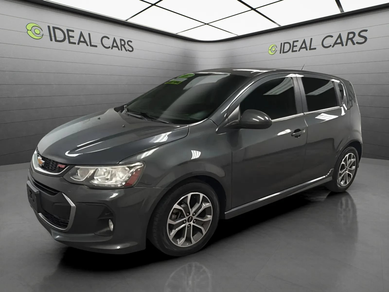 Used 2018 Chevrolet Sonic LT FWD image 1