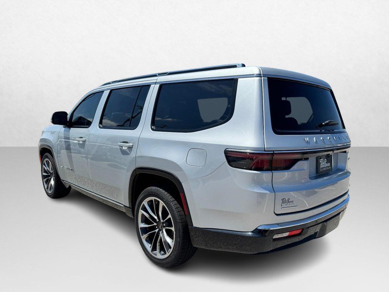Used 2022 Jeep Wagoneer Series III w/ Premium Group I AWD/4WD image 7