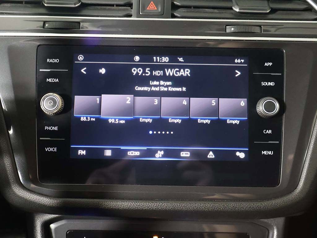 Used 2024 Volkswagen Tiguan SE w/ Panoramic Sunroof Package FWD image 48