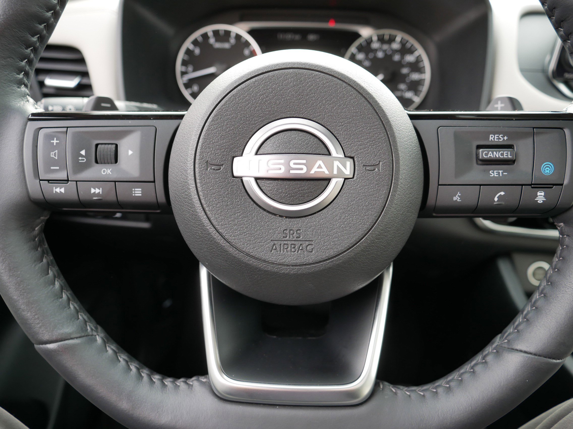 Used 2023 Nissan Rogue SV w/ SV Premium B Package image 25