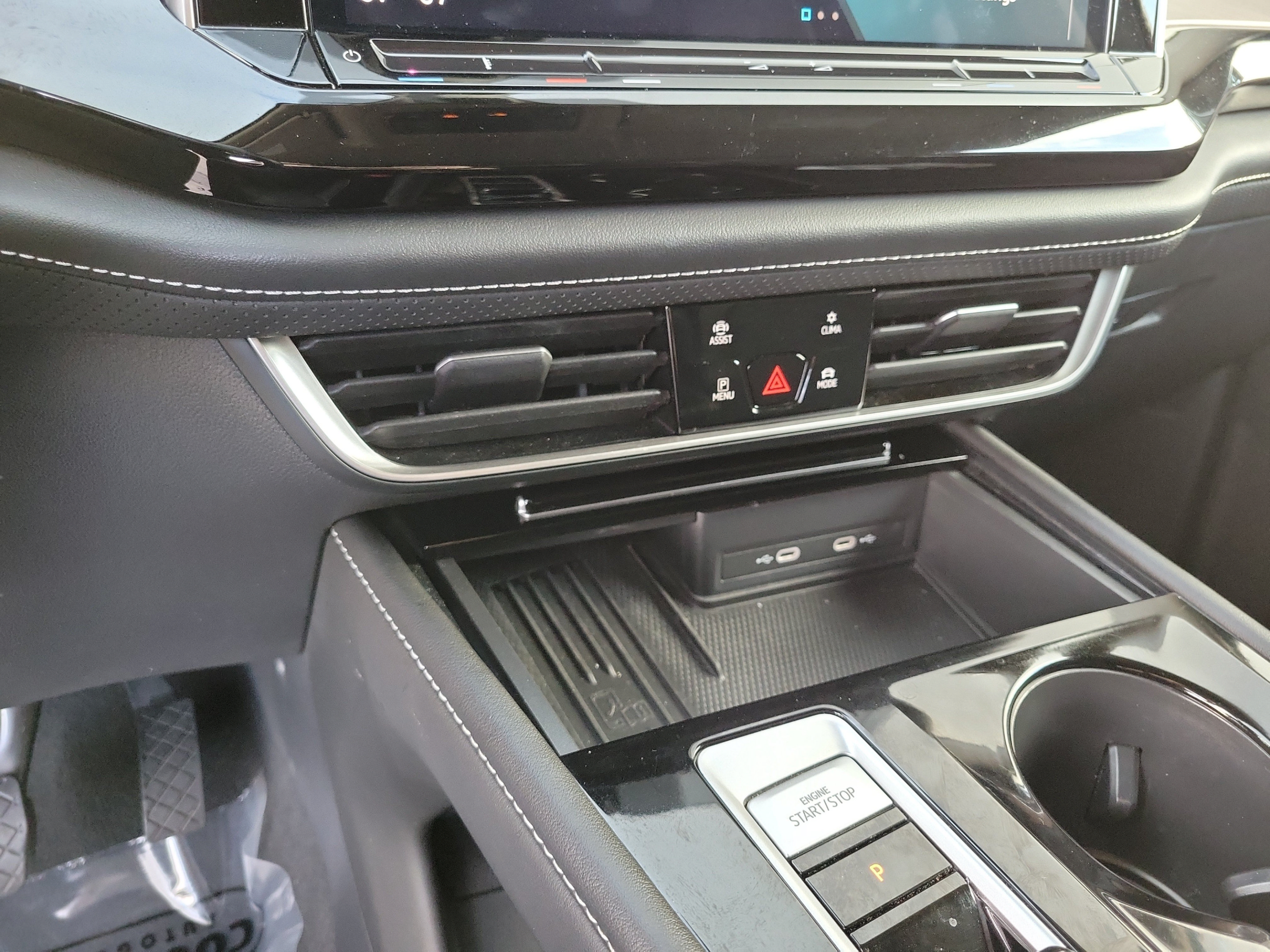 Used 2025 Volkswagen Atlas SE FWD image 19