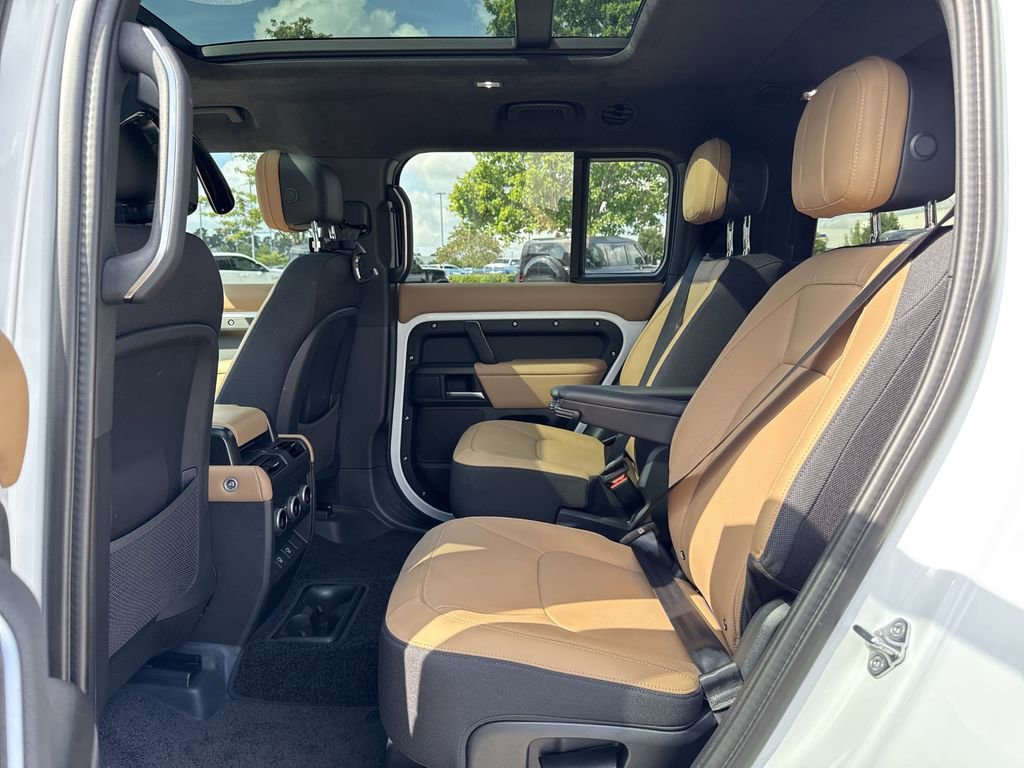 New 2025 Land Rover Defender 130 V8 image 5