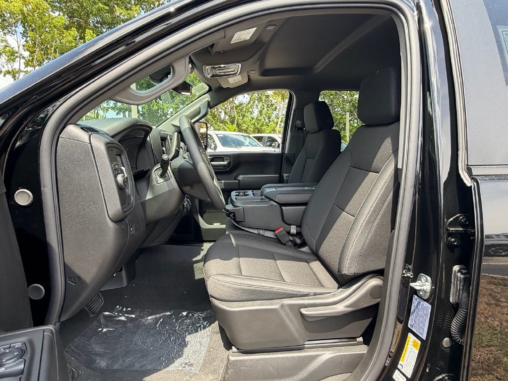 New 2026 Chevrolet Silverado 2500 Custom w/ Custom Blackout Package RWD image 9