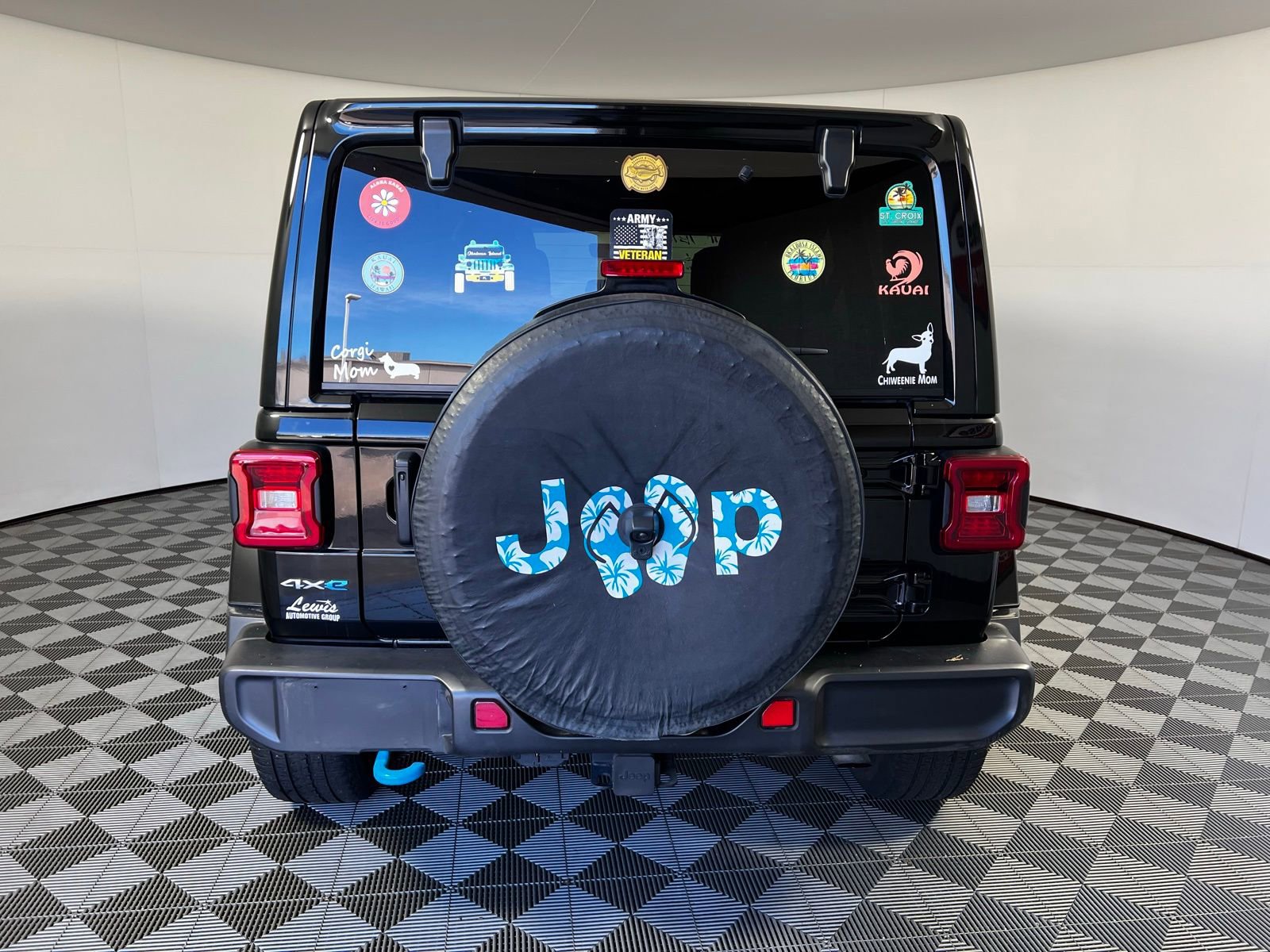 Used 2022 Jeep Wrangler Unlimited Sahara w/ Cold Weather Group image 6