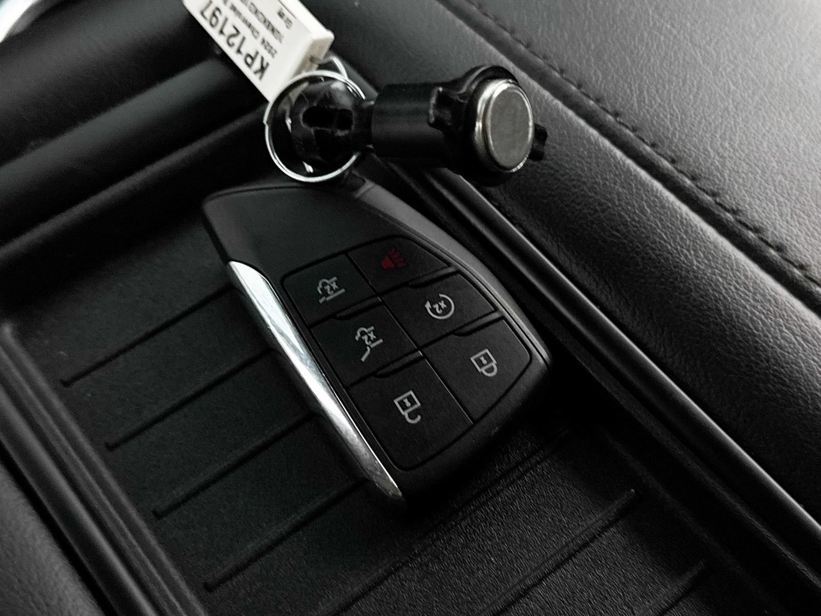Used 2024 Chevrolet Suburban Z71 w/ Luxury Package AWD/4WD image 44