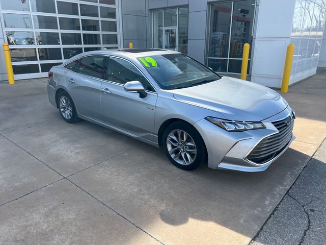 Used 2019 Toyota Avalon XLE w/ Moonroof Package image 7