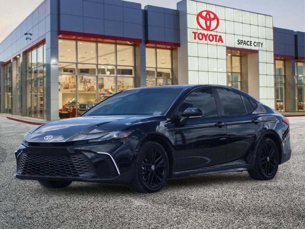 Used 2025 Toyota Camry SE FWD image 2