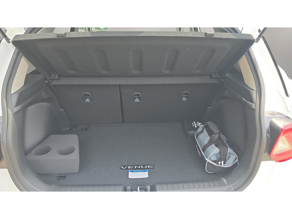New 2026 Hyundai Venue SEL FWD image 9