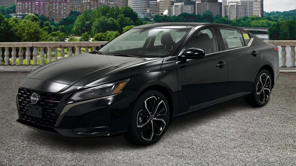 Used 2024 Nissan Altima 2.5 SR image 1