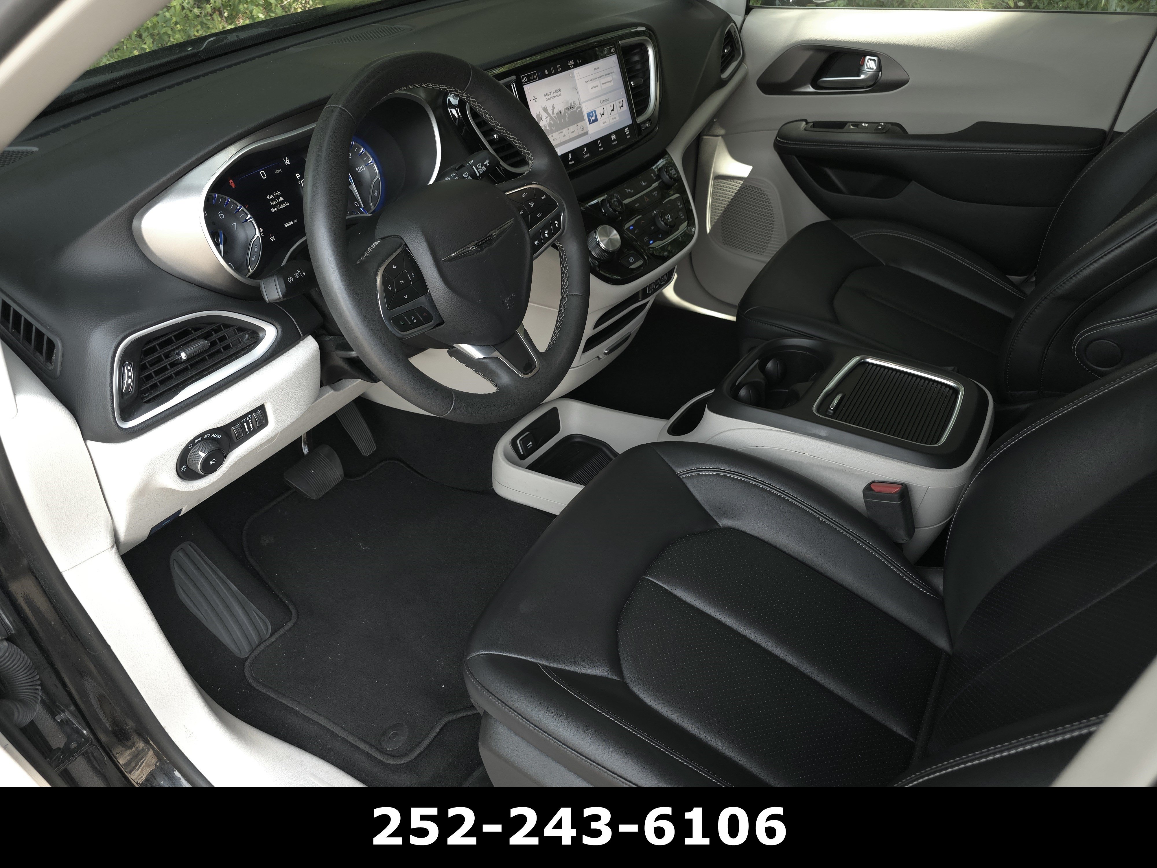 Used 2024 Chrysler Pacifica Touring-L FWD image 9